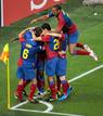 Los jugadores del FC Barcelona celebran el primer gol conseguido ante el Manchester United.