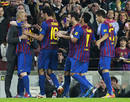 Los jugadores del Bar&ccedil;a se sumaron a Messi en su abrazo a Guardiola