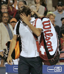 Federer no pudo ocultar su decepci&oacute;n por la derrota.
