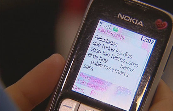 Los SMS sustituyen a las tarjetas postales como forma de felicitar la Navidad