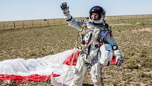 Ver v&iacute;deo  'F&eacute;lix Baumgartner, el hombre r&eacute;cord del salto desde la estratosfera'