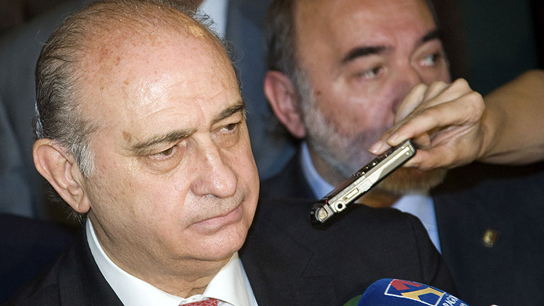 Fern&aacute;ndez D&iacute;az recibe a su hom&oacute;logo franc&eacute;s tras el arresto de n&uacute;mero uno de ETA