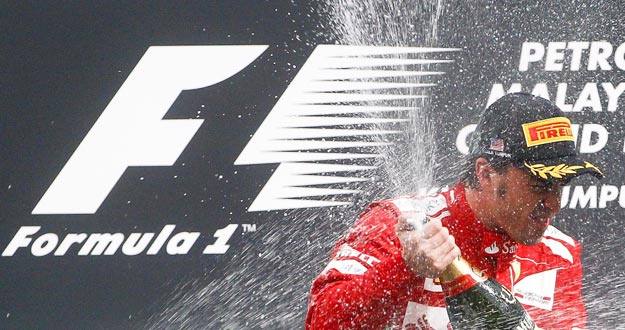 Fernando Alonso celebra su victoria en el Gran Premio de Malasia el pasado 25 de marzo Fernando Alonso celebra su victoria en el Gran Premio de Malasia el pasado 25 de marzo