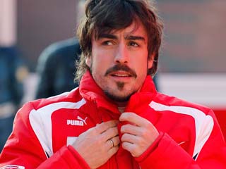 Ver v&iacute;deo  'Fernando Alonso prueba los neum&aacute;ticos'