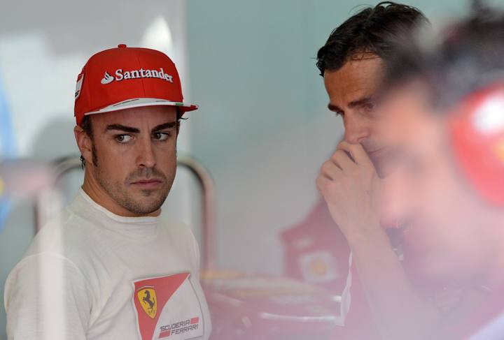Fernando Alonso, piloto de Ferrari junto a su compa&ntilde;ero Pedro Mart&iacute;nez de la Rosa