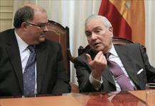 Fernando de Rosa, vicepresidente del CGPJ, junto a Carlos D&iacute;var, presidente.