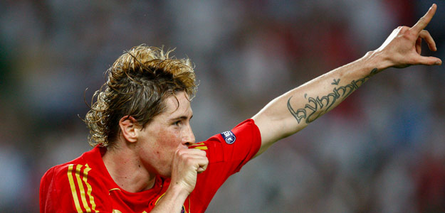 Fernando Torres celebra el gol que marc&oacute; en el minuto 32 a Alemania.