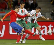 Fernando Torres ha sido el primero en probar suerte nada m&aacute;s comenzar el Espa&ntilde;a Portugal