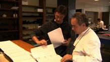 Ferran Adri&agrave; supervisa todo el proceso