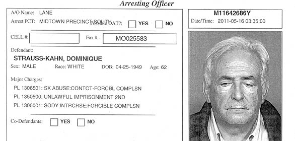 Ficha de detenido del director del FMI Dominique Strauss-Kahn