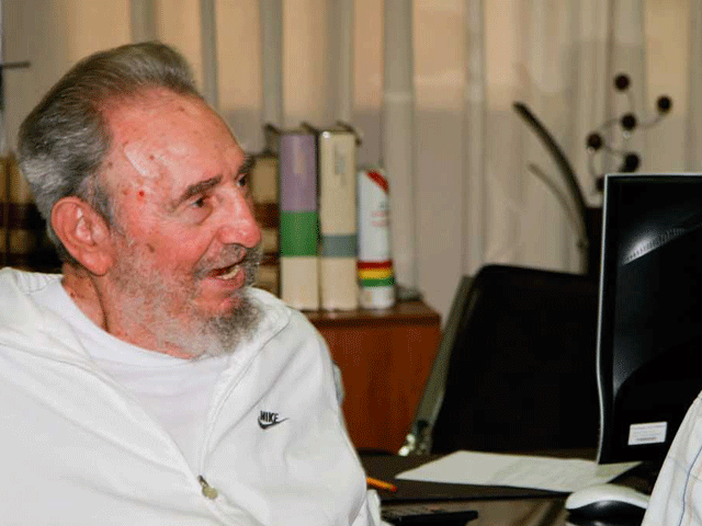 Fidel Castro reaparece en una visita a un instituto cient�fico cubano