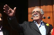 Gabriel Garcia Marquez saluda a sus seguidores en su última aparición pública, el 6 de marzo de 2014, con motivo de su 87º cumpleaños