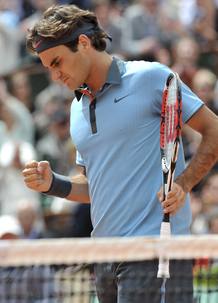 Roger Federer celebra la consecuci&oacute;n del partido.