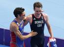 G&oacute;mez Noya felicita a Alistair Brownlee, nuevo campe&oacute;n ol&iacute;mpico.