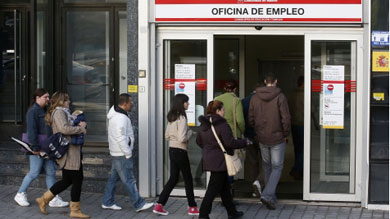 El FMI pide a España una reforma laboral urgente que abarate el despido y baje cotizaciones sociales El FMI pide a España una reforma laboral urgente que abarate el despido y baje cotizaciones sociales