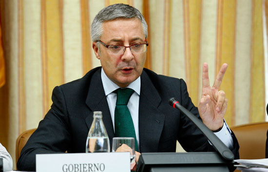 Jos&eacute; Blanco explica en el Congreso qu&eacute; provoc&oacute; el apag&oacute;n de la T-4 de Barajas el pasado agosto 