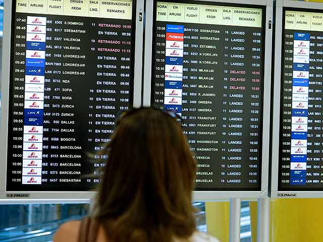 El ministro de Fomento recurrir&aacute; al Ej&eacute;rcito si fuera necesario para garantizar el tr&aacute;fico a&eacute;reo