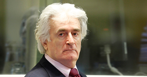 Karadzic, en su reaparición ante el tribunal especial sobre los crímenes de Bosnia. Karadzic, en su reaparición ante el tribunal especial sobre los crímenes de Bosnia.