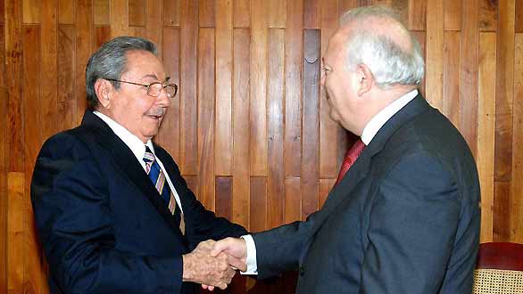 Foto cedida de la entrevista sostenida entre Castro (i) y Moratinos Foto cedida de la entrevista sostenida entre Castro (i) y Moratinos