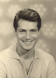 Foto de juventud del actor Sancho Gracia