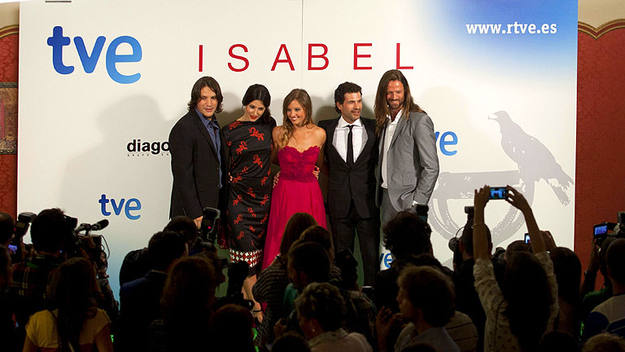 Sergio Peris Mencheta, Bárbara Lennie, Michelle Jenner, Rodolfo Sancho y William Miller en el estreno de 'Isabel' Sergio Peris Mencheta, Bárbara Lennie, Michelle Jenner, Rodolfo Sancho y William Miller en el estreno de 'Isabel'