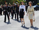 Carla Bruni junto a Do&ntilde;a Sof&iacute;a en la recepci&oacute;n del Palacio del Pardo.