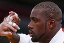 Muy espectacular el look del frnac&eacute;s Teddy Riner, que se ha presentado con este pelo en su combate con el judoka polaco Janusz Wojnarowiczen la categor&iacute;a m&aacute;s ded 100kg.