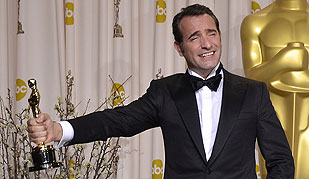 Ver v&iacute;deo  'La francesa 'The Artist' se lleva cinco estatuillas y se convierte en la gran triunfadora de los Oscar'