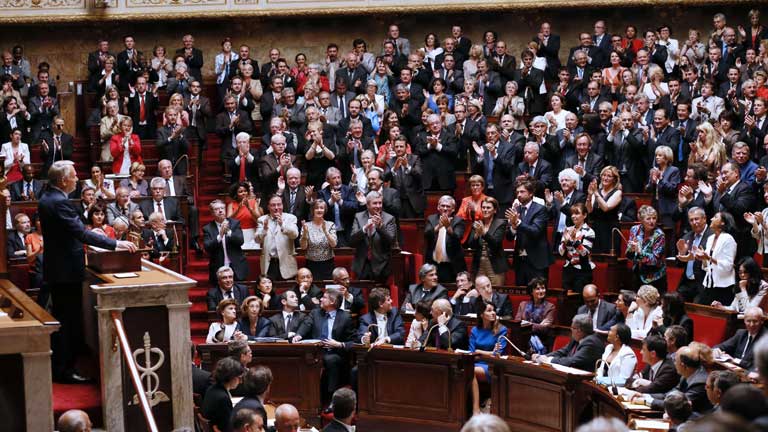 Francia reducir&aacute; el d&eacute;ficit p&uacute;blico subiendo los impuestos pero no el IVA