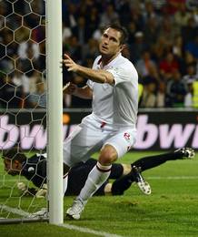 Frank Lampard marc&oacute; dos goles en el 5-0 de Inglaterra a Moldavia.