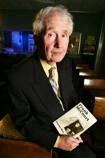 Frank McCourt en la presentación de su libro 'El profesor', de 2005 Frank McCourt en la presentación de su libro 'El profesor', de 2005