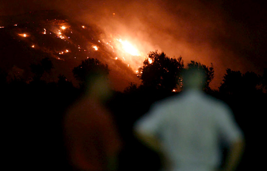 El fuego cerca Moj&aacute;car