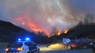 Ver v&iacute;deo  'El fuego ha obligado a evacuar 14 pueblos de la comarca de la Ribagorza'