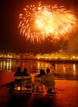 Fuegos artificiales sobre San Sebasti&aacute;n.