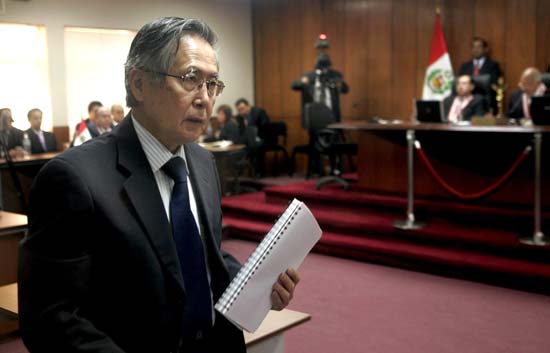 Fujimori es condenado a 25 a&ntilde;os