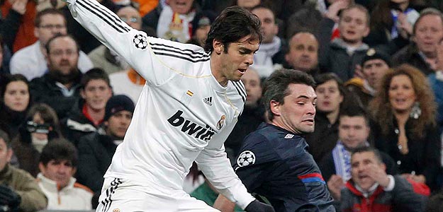 Kak&aacute;, en un lance del partido.
