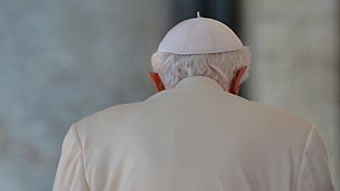 Ver vídeo  'El futuro de Benedicto XVI a partir de la renuncia'