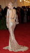 Karolina Kurkova en la GALA DEL MUSEO METROPOLITANO DE ARTES DE NUEVA YORK