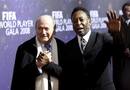El presidente de la FIFA, Joseph Blatter, y la leyenda del f&uacute;tbol, Pel&eacute;.