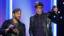 Ir al Video&nbsp;En la gala de los Grammy triunfa Black Keys con cuatro premios