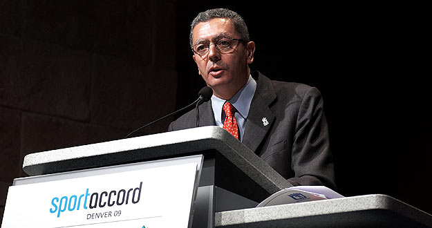 Alberto Ruiz-Gallardón habla durante la exposición de la candidatura olímpica Madrid 2016 en el marco del seminario deportivo Sportaccord en Denver. Alberto Ruiz-Gallardón habla durante la exposición de la candidatura olímpica Madrid 2016 en el marco del seminario deportivo Sportaccord en Denver.