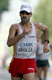El atleta espa&ntilde;ol Jes&uacute;s &Aacute;ngel Garc&iacute;a Bragado, durante la prueba de los 50km marcha del Mundial de Atletismo Berlin2009.