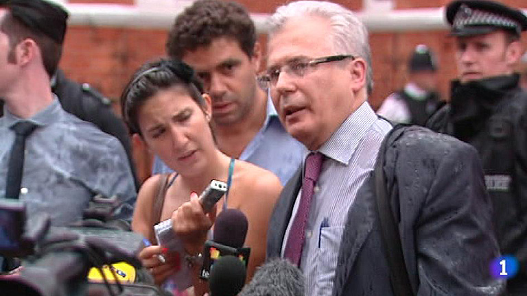 Garz&oacute;n: "Assange est&aacute; fuerte de esp&iacute;ritu"