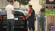 Ir al Video&nbsp;La gasolina eleva el IPC de agosto en cinco d&eacute;cimas