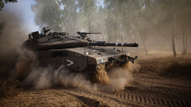 Gaza amanece envuelta en combates tras una noche de fuertes bombardeos