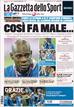 La Gazzetta dello Sport italiano abre su portada con una imagen del delantero de la azzurra, Balotelli, llorando sobre el c&eacute;sped de Kiev tras perder la final de la Eurocopa 2012 ante Espa&ntilde;a. 