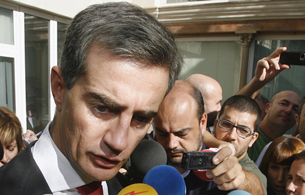 Ver v&iacute;deo  'G&eacute;nova se impone y Costa cesa de sus cargos'