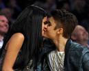 Gente y Tendencias - Justin Bieber y Selena Gomez bes&aacute;ndose