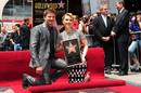 Gente y Tendencias - Scarlett Johansson y Jeremy Renner frente a la estrella