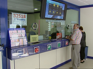 Ver v&iacute;deo  'El Gobierno anula la salida a Bolsa del 30 por ciento de Loterias del Estado'